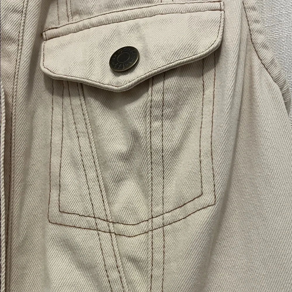 Sleeveless Beige Button-Down Dress - Picture 4 of 5